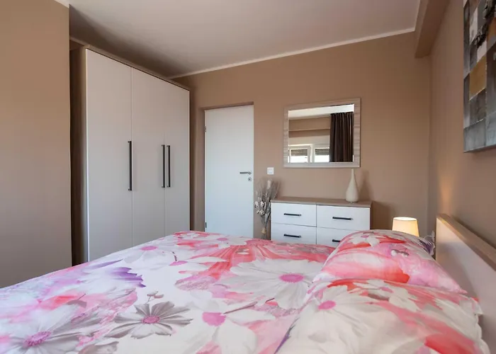 Sanja - Two Bedroom With Terrace And Sea View *