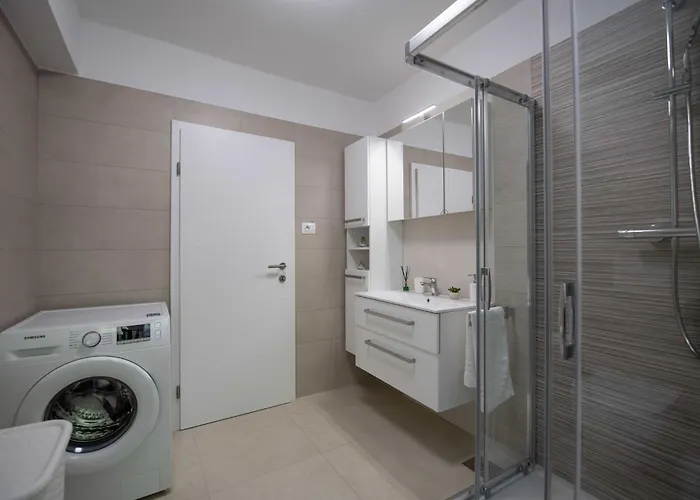 Appartement Sanja - Two Bedroom With Terrace And Sea View Opatija